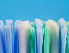 抗菌刷絲在不同溫度和濕度條件下的表現(xiàn)如何？